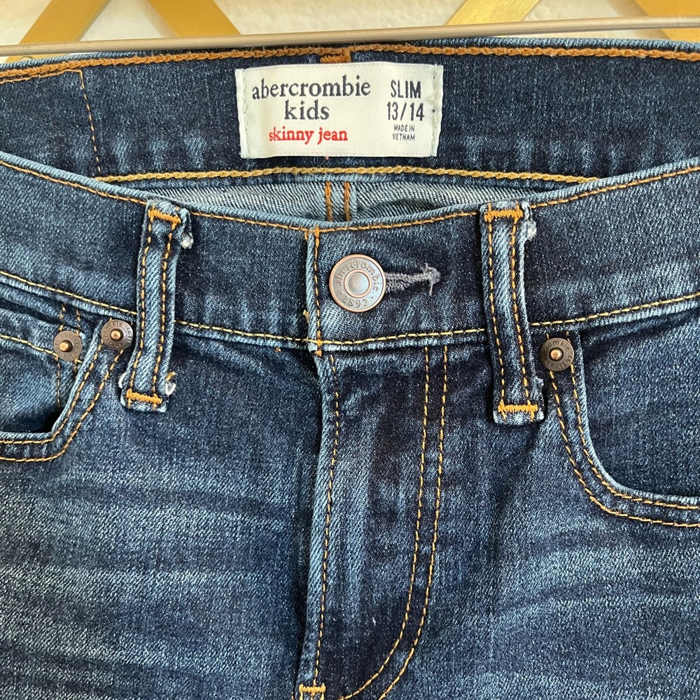 Abercrombie Kids Boys Skinny Jeans 13/14 Slim Dark Wash - Picture 2 of 5